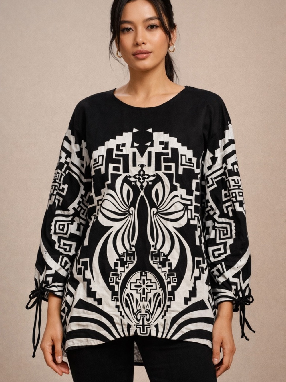 Black & White Linen Geometric Print Women's Top - Picture 8 of 8